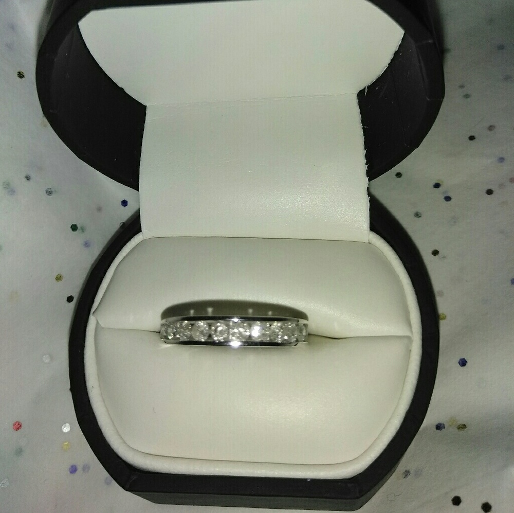 10k White Gold Channel Diamond Ring 1ct. tw.